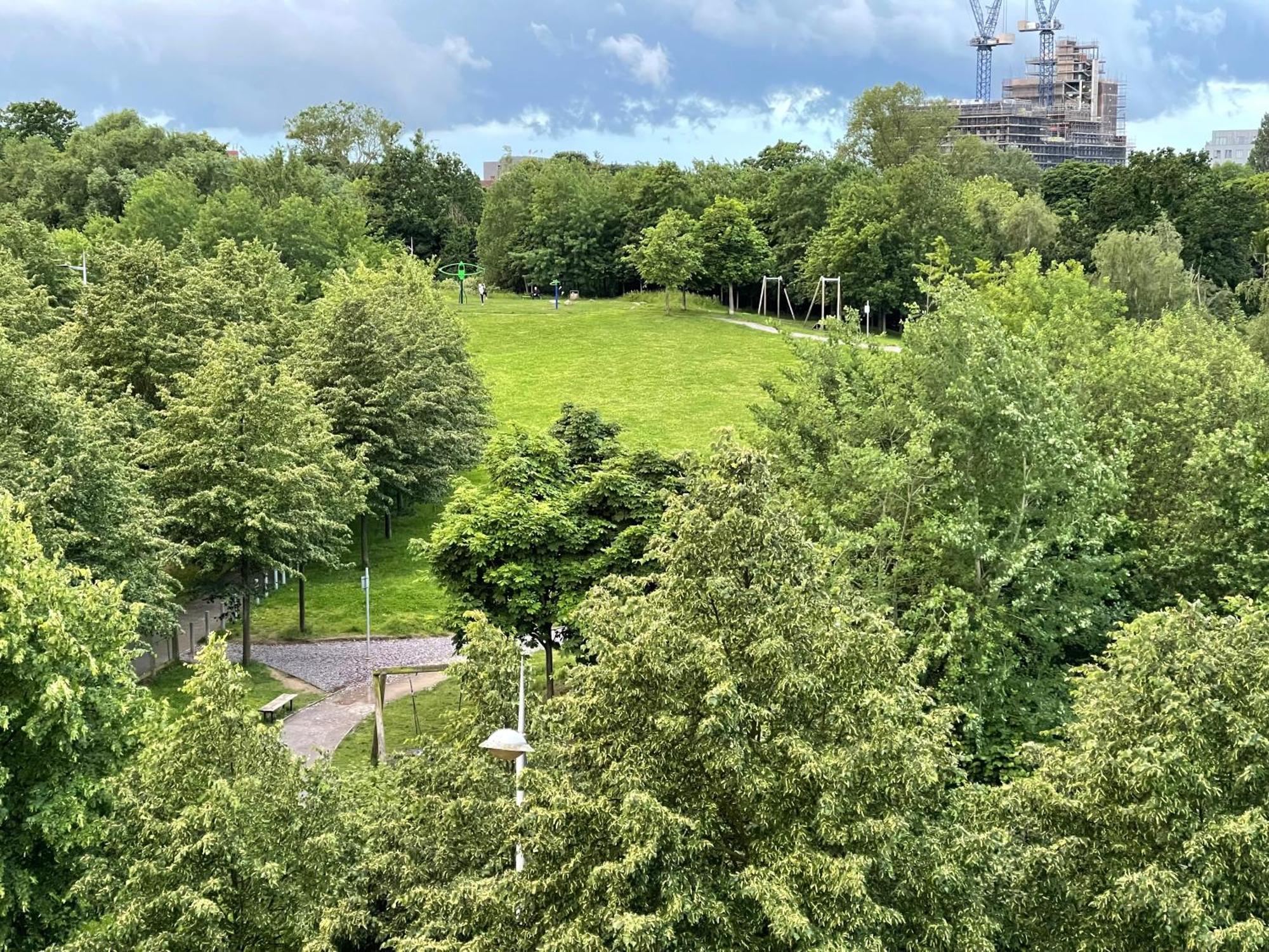Luxury 2 Bedroom Apartment- Lake View - Free Parking - Wembley Stadium 5Km Лондон Экстерьер фото