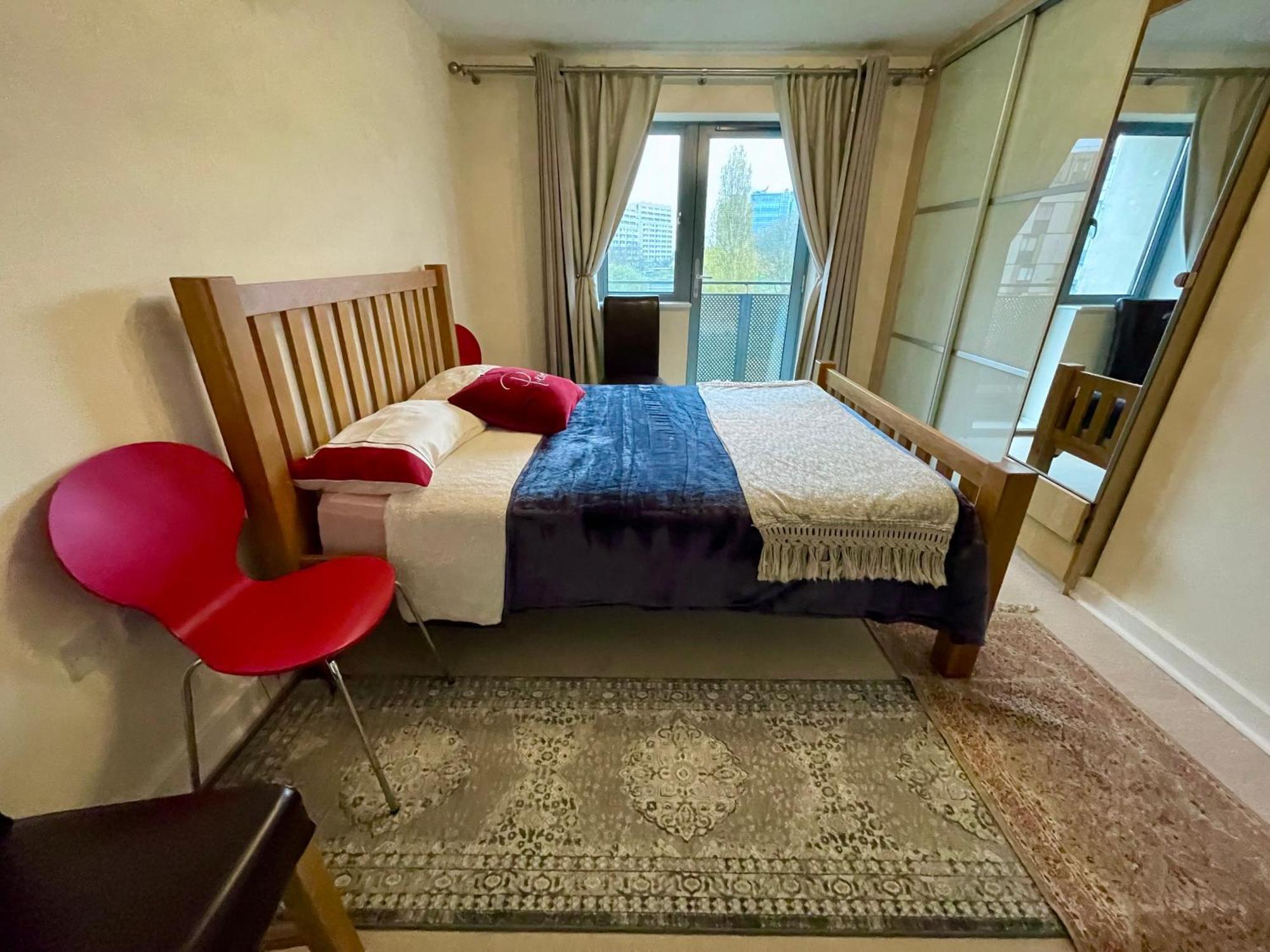 Luxury 2 Bedroom Apartment- Lake View - Free Parking - Wembley Stadium 5Km Лондон Экстерьер фото